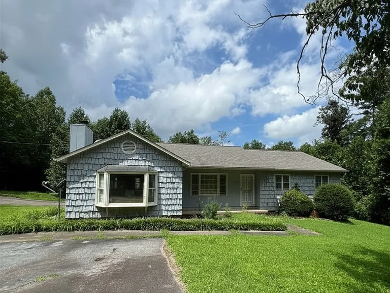1521 Cedar Ln — Photo 1
