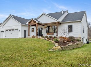 3811 Peach Ridge Ave NW, Grand Rapids, MI 49544