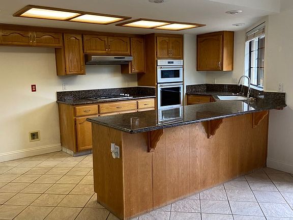 2nd image of 601 Garfield Dr