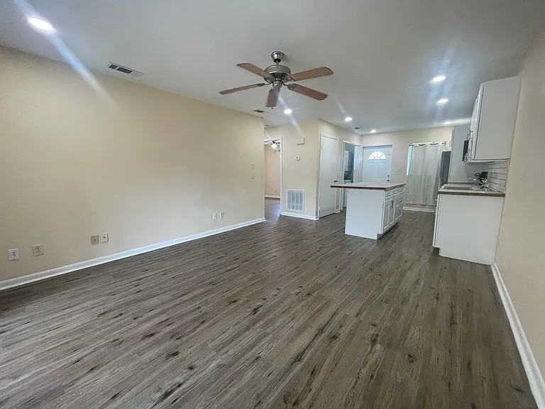 257 Lomond Dr #B — Photo 5