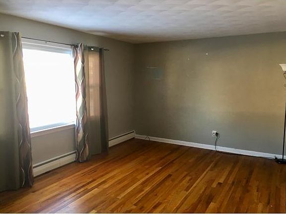 3rd image of 50 Whig St