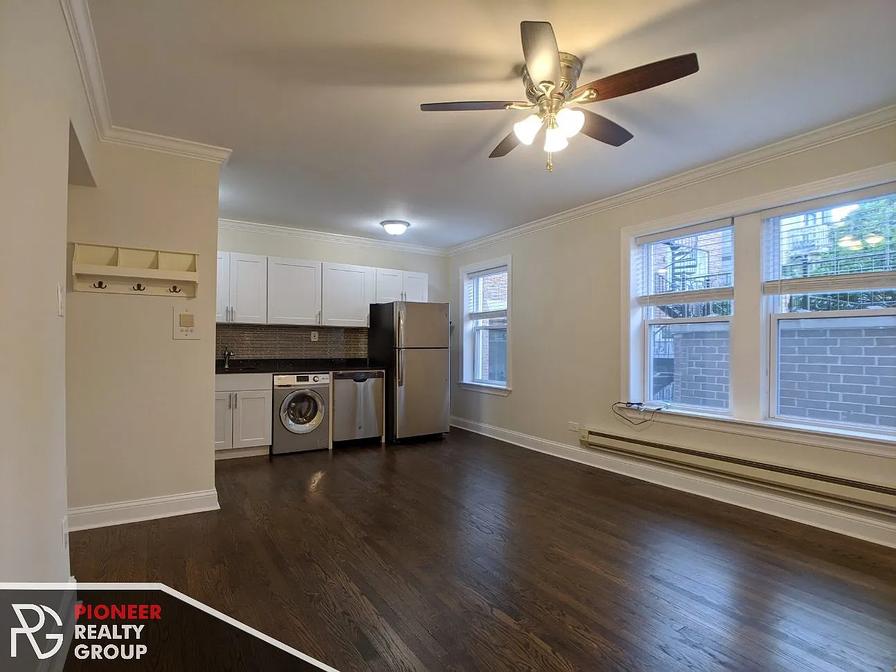 Studio, 400 sqft, $2,045 — Photo 3