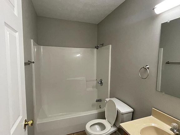 5th image of 324 Kristin Dr #14