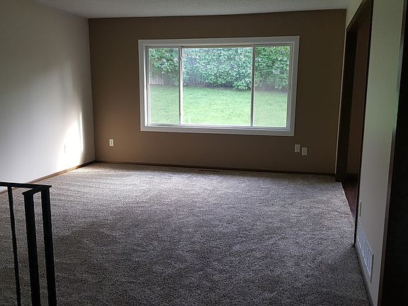 5th image of 7325 122nd Ave N