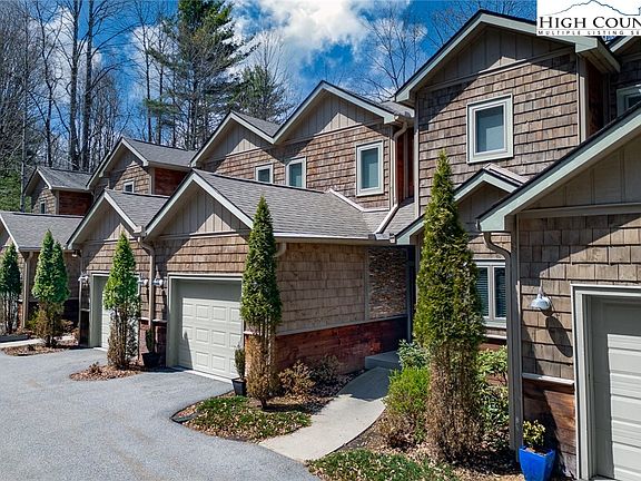 2nd image of 164 Lindale Ridge #3