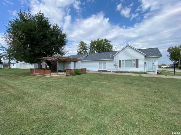 946 S 7th Ave, Canton, IL 61520