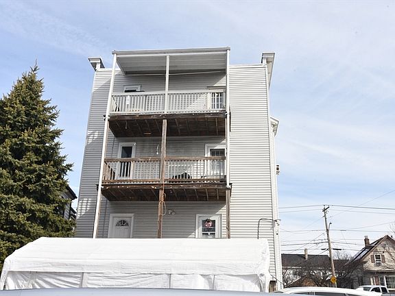 5th image of 121 Cottage St
