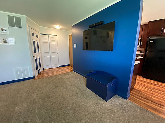 5th image of 360 Newport Ln APT D1