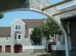 13 Spinnaker Hill Ln, Hull, MA 02045