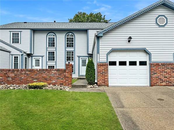 1121 Concord Dr, Lawrence, PA 15055