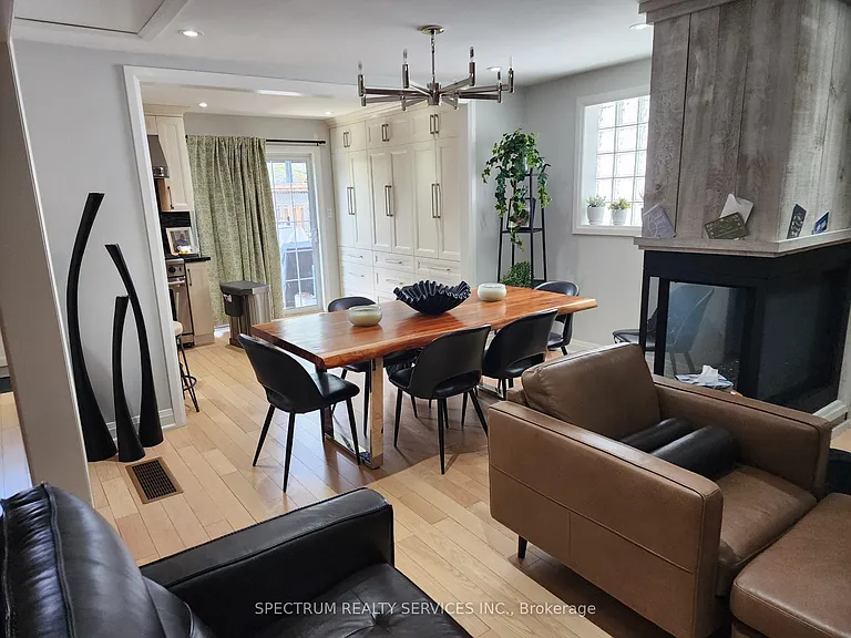 8 Munford Cres — Photo 5