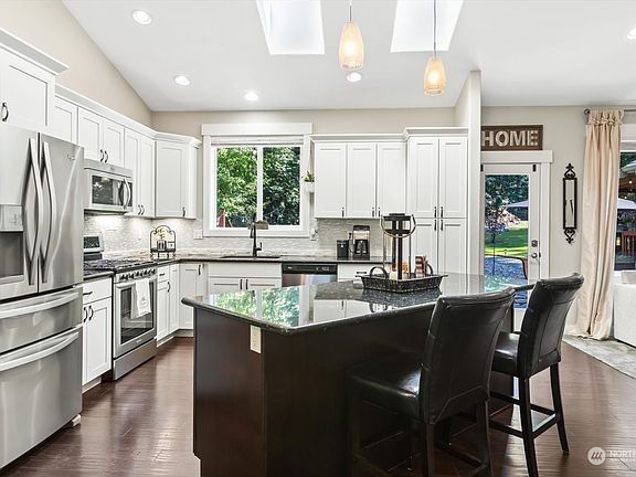 3rd image of 4326 140th Street NW