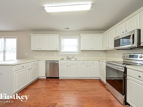 4th image of 455 Woodbyne Dr
