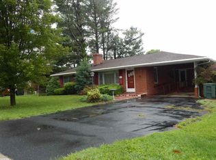 1851 S Talbott Pl, Waynesboro, VA 22980