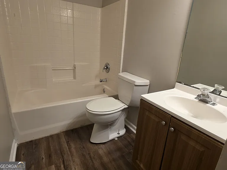 146 John Glenn Dr — Photo 17