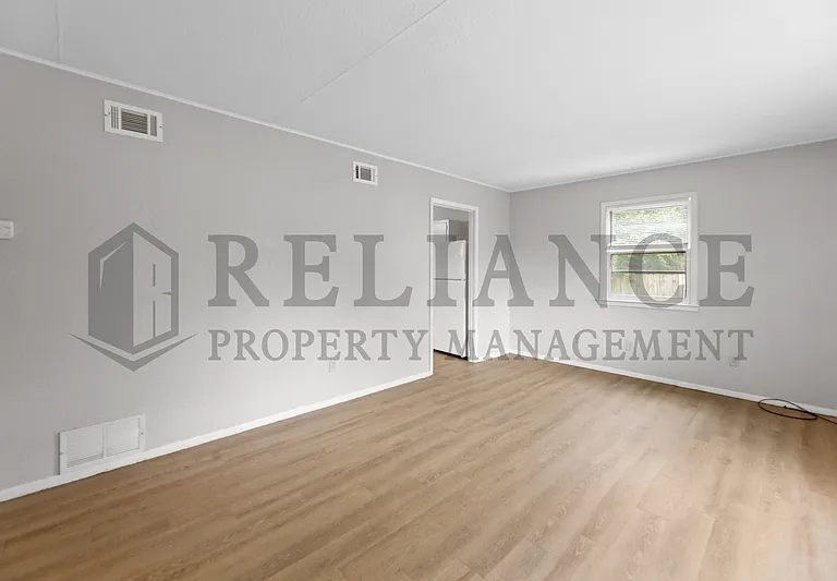 2450 N Prince St — Photo 5