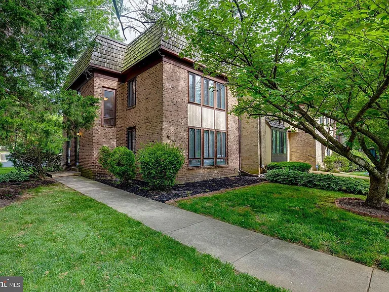 10301 Cherry View Ct — Photo 1