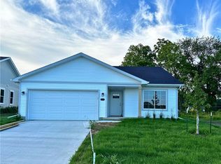 4343 Grover Woods Ln, Des Moines, IA 50317