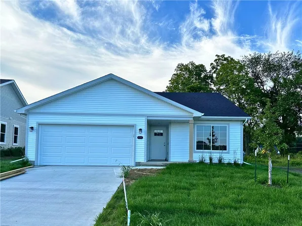 4343 Grover Woods Ln, Des Moines, IA 50317