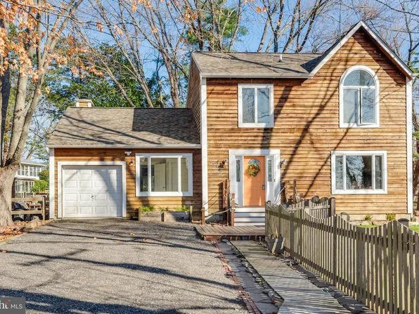 613 Harbor Dr, Annapolis, MD 21403