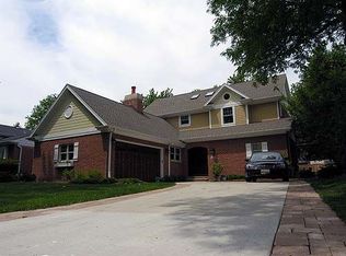 2528 Greenleaf Ave, Wilmette, IL