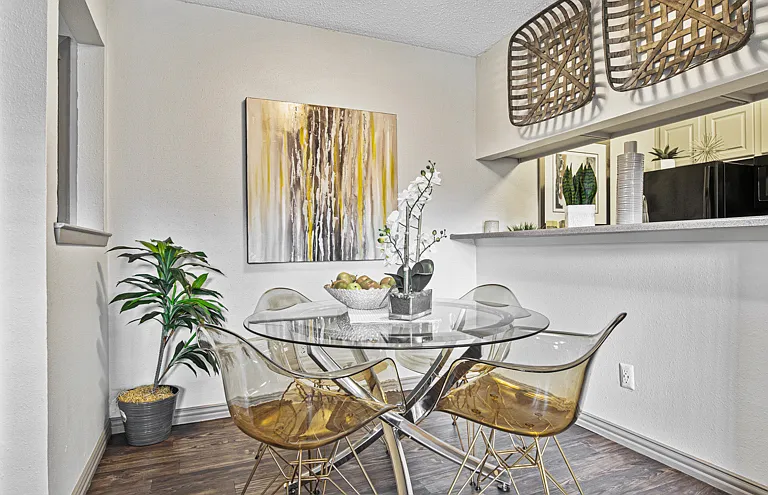 Oaks of Lewisville Apartments — Photo 3