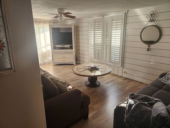 2nd image of 83 Yawl Ln #83