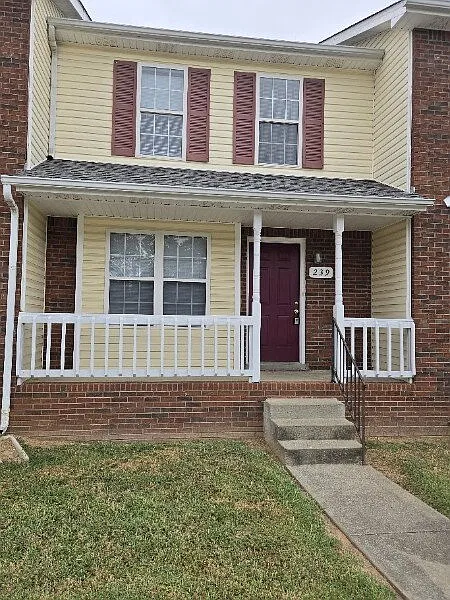 2 bed, 1.5 bath, 1100 sqft, $995 — Photo 2
