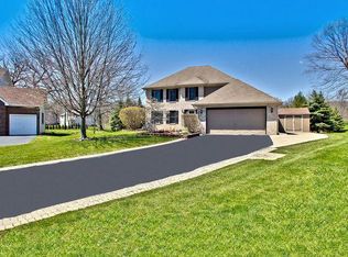 5550 Mallard Ln, Hoffman Estates, IL 60192