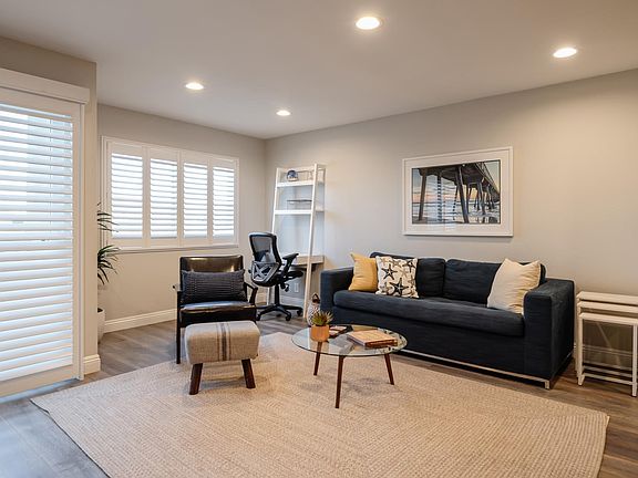 2nd image of 2411 Prospect Ave APT 215