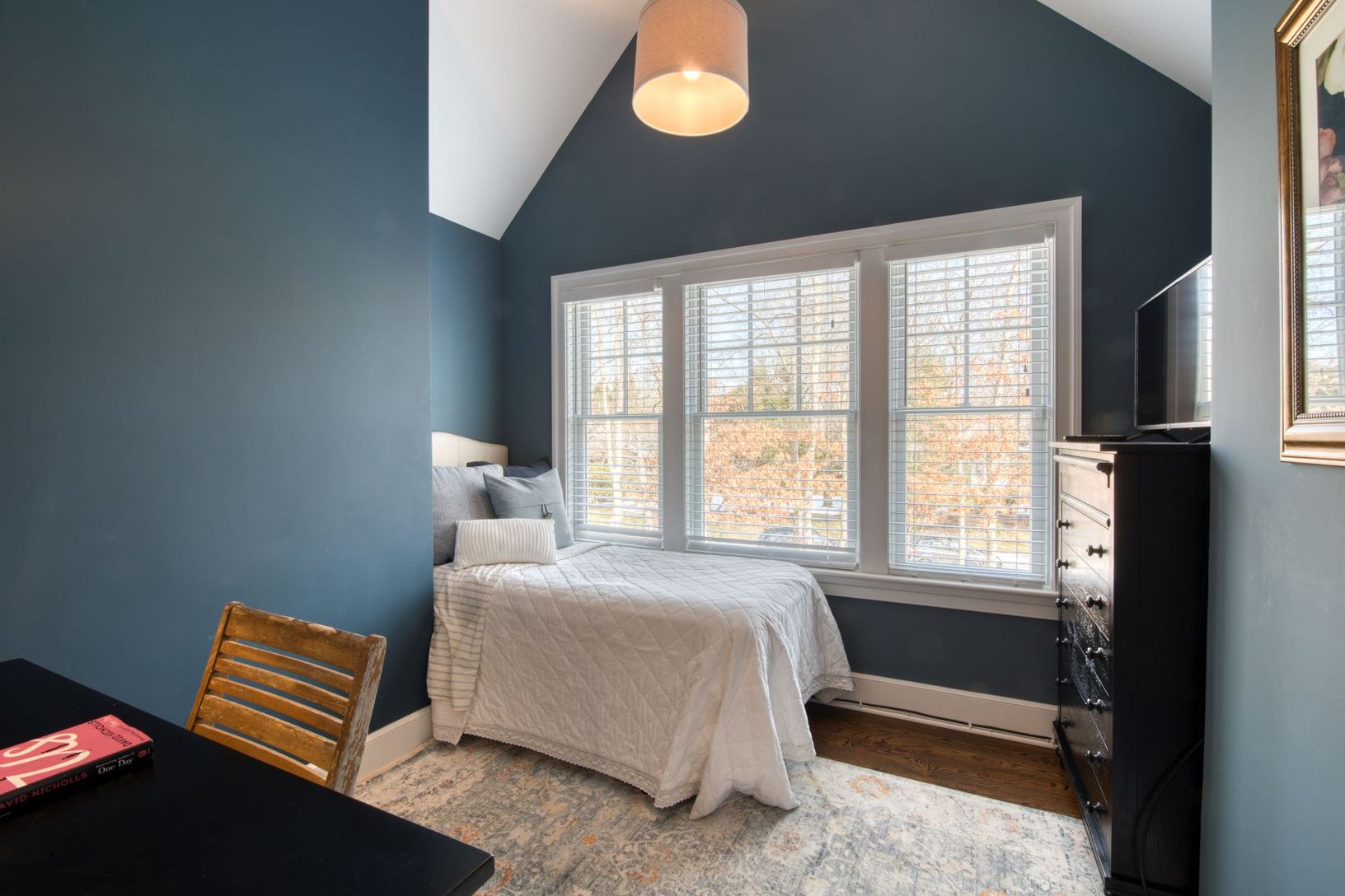  2nd floor guest bedroom