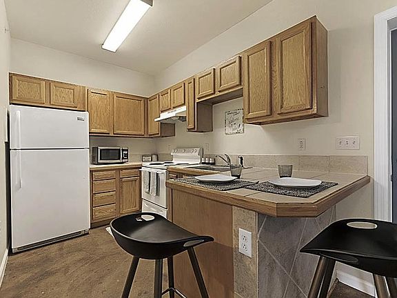 2nd image of 191 Park Ave