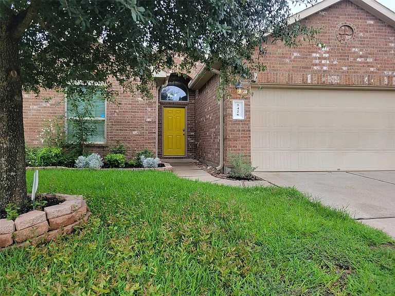 5426 Floral Valley Ln — Photo 2