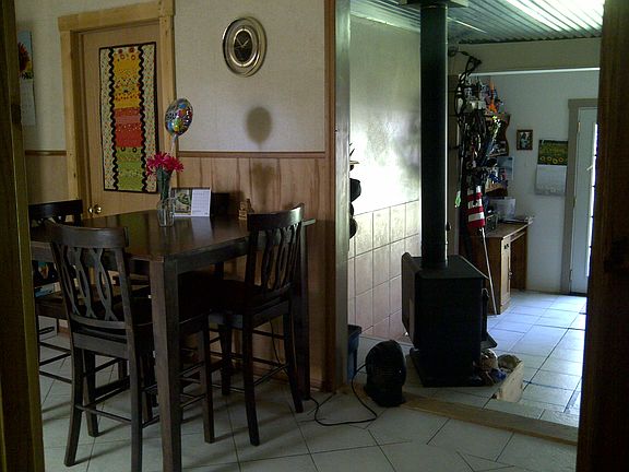 2nd image of 323 E 3rd Ave