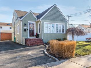 53 Montauk Ave, Merrick, NY 11566