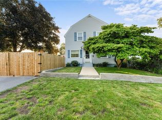 89 Crescent View Ave, Riverside, RI 02915