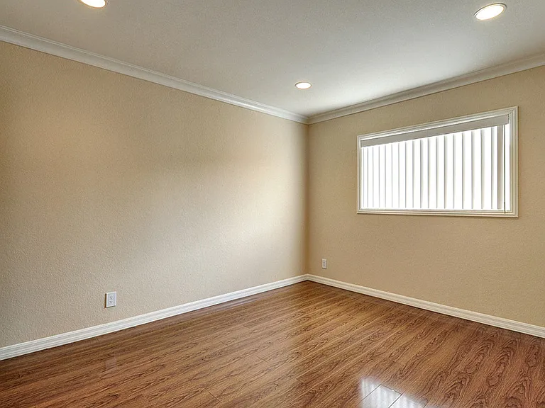 212 W Garfield Ave — Photo 8