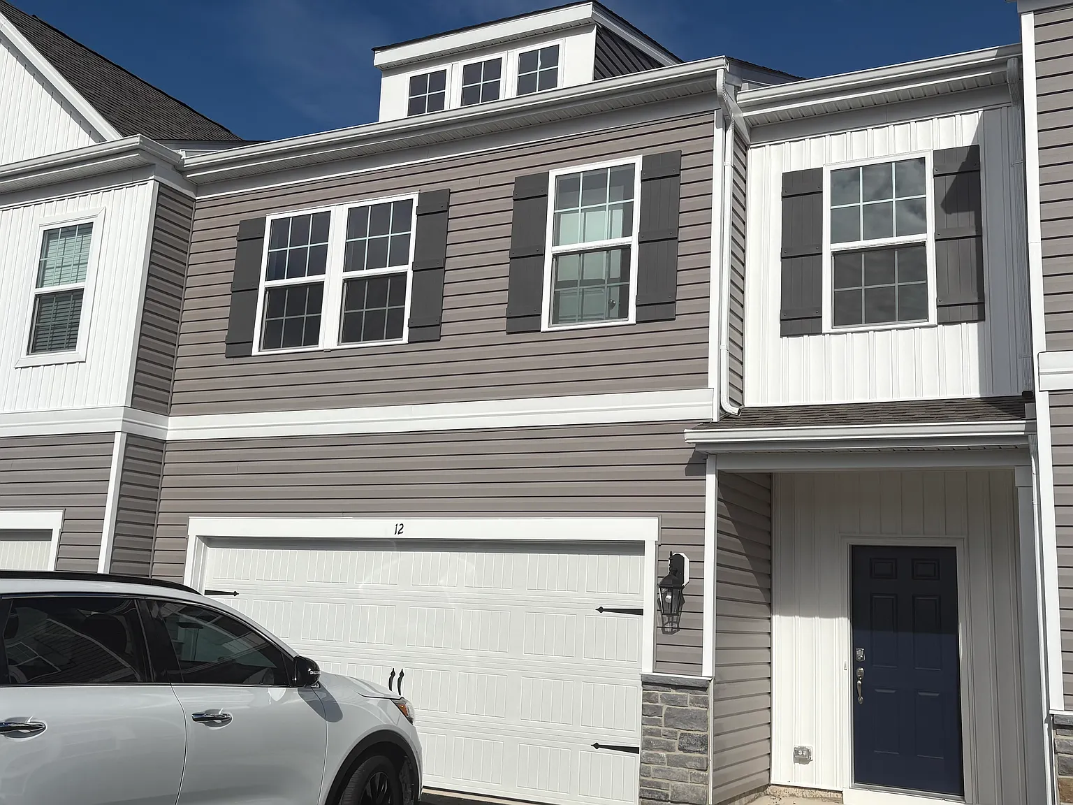 4 bed, 2313 sqft, $3,500 — Photo 1