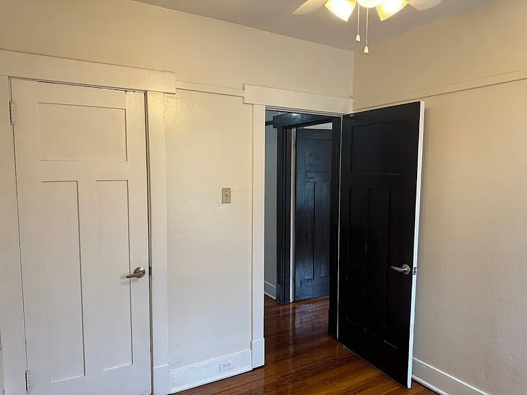 1651 Chislett St — Photo 32
