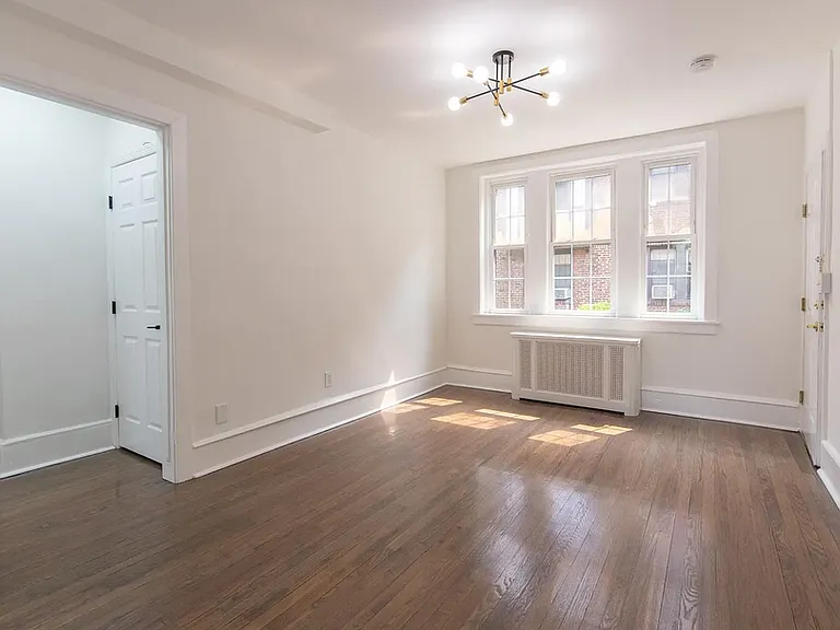 602 W Maple Ave #J1 — Photo 8