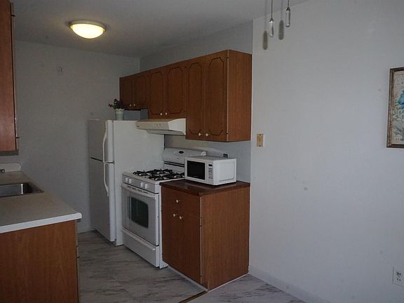 5th image of 20440 Vernier Rd