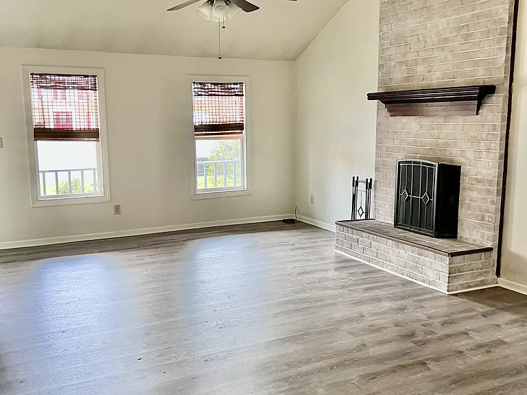 1568 Dylan Dr — Photo 3