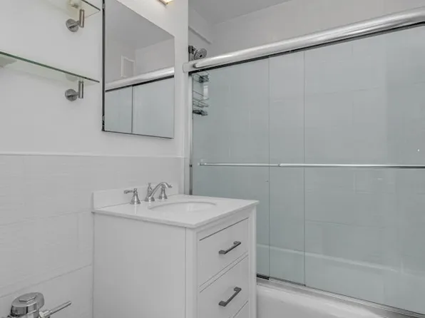 750 Park Avenue image 10 of 12