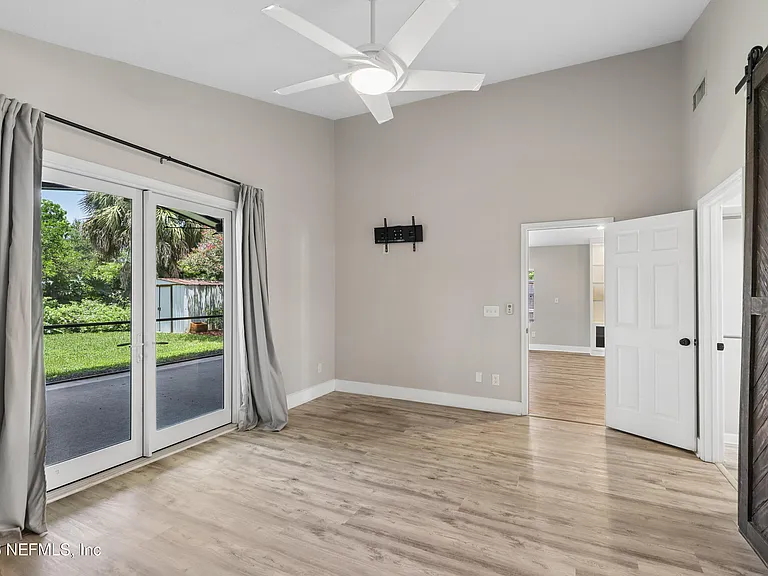 204 Crosstern Ct — Photo 28