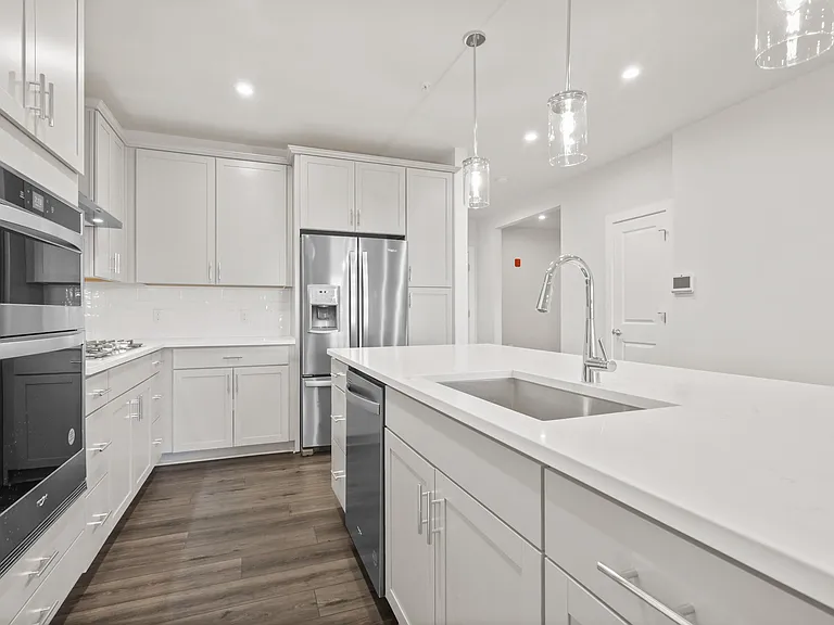 100 Saint Ives Pl #304 — Photo 21