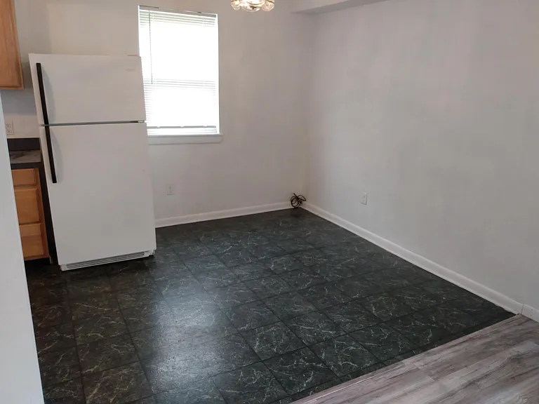 110 Williams Ave — Photo 7