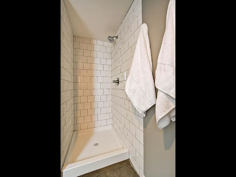 206 E Portland St — Photo 13