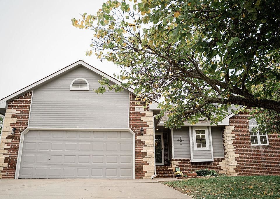 1st image of 713 Lakewood Ct