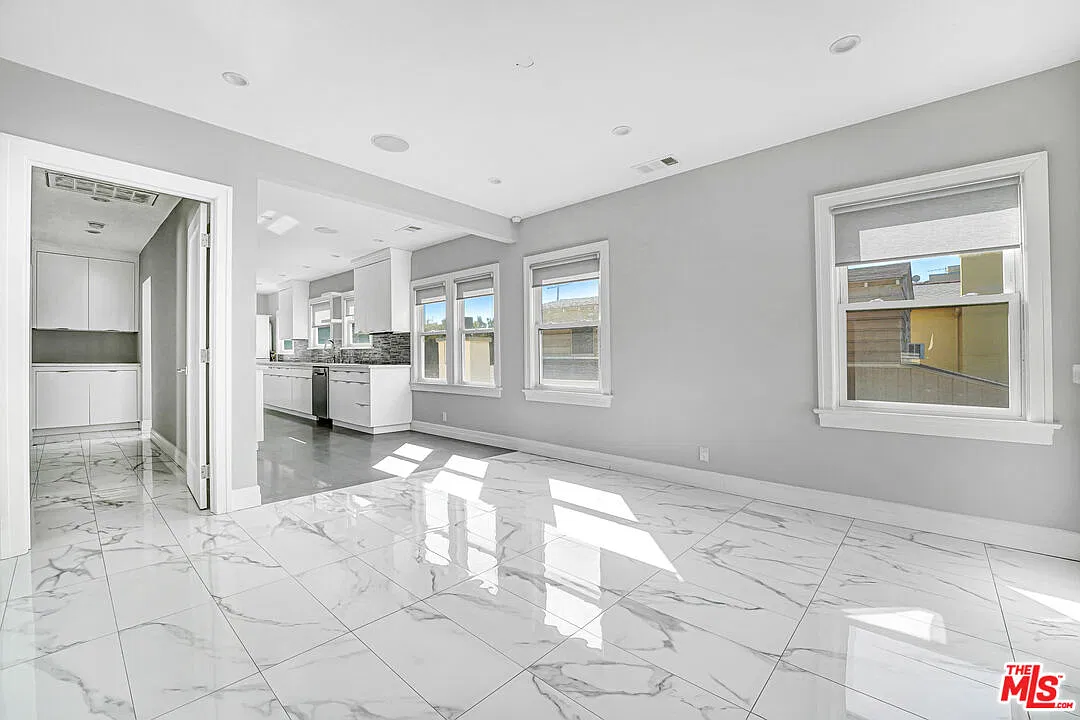 2 bed, 2.0 bath, 1562 sqft, $4,000 — Photo 4