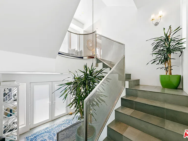 1341 Palisades Beach Rd — Photo 12